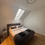 Play Apartment *