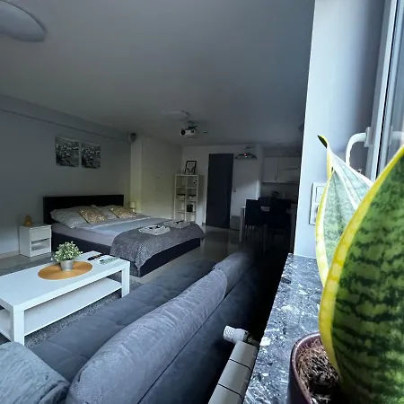 Play Apartment